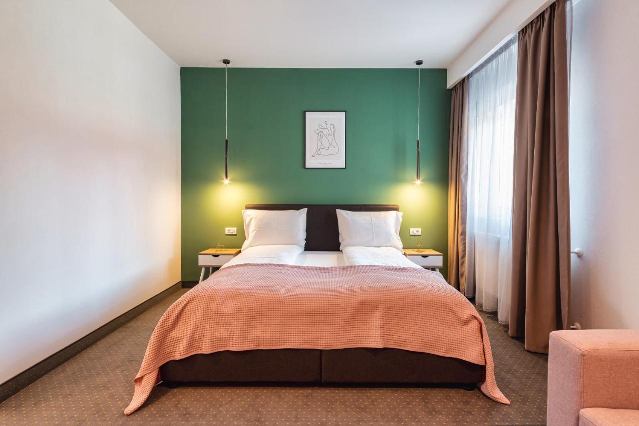 Saga Rooms Victoria  Buitenkant foto
